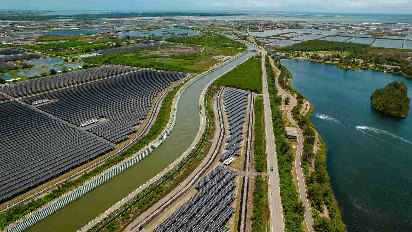 JDB电子能源事业提供智慧能源管理、、、太阳能监控管理、、、全方位电厂建置及运维解决方案，，并拥有管理超过6000案场的经验